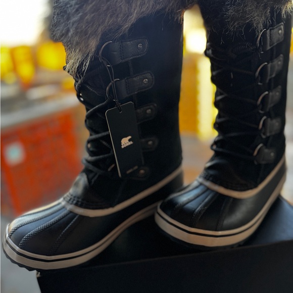 Sorel Joan of arctic Women's Black and White Fur-Trimmed. Brand new with tags 8 - Picture 2 of 10